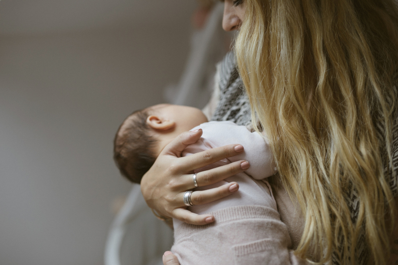 Grossesse et post-partum : 50 conseils pour vos premiers mois de mamanLes  Louves