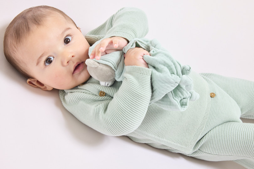 Valise de maternité : nos conseils pour choisir les vêtements et soins du bébé