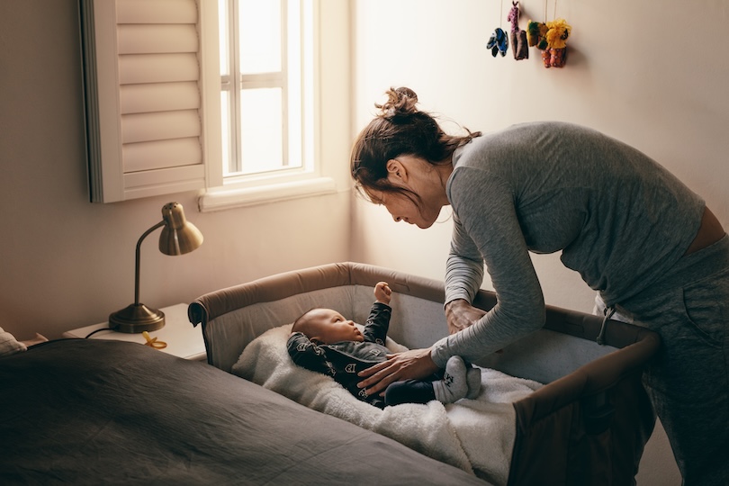 Le berceau cododo : pourquoi l’adopter et comment le choisir ?